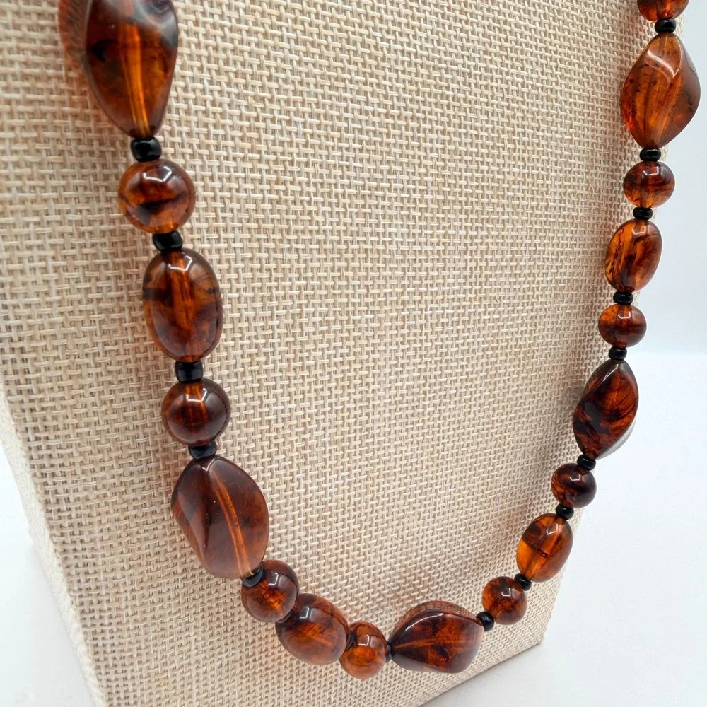 Vintage Y2K Amber Black Beaded Necklace Boho Women's Classic Fashion Jewelry